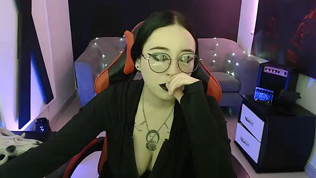 Snapshot of Nyxnocturne chatting on 6, 7, 2026 Nyxnocturne online show from 6, 7, 2026