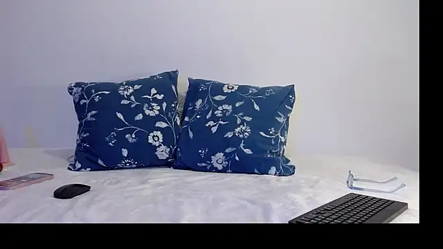 ThaliaGray  online show from 13, 5, 2026