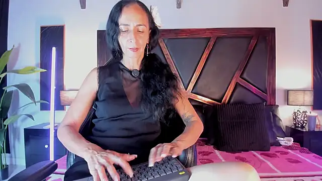 SamanttaLopez online show from 15, 4, 2026