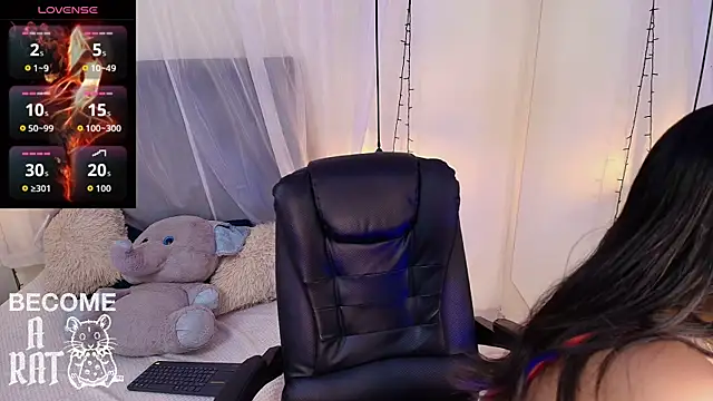 Honeyy 01 online show from 22, 5, 2026