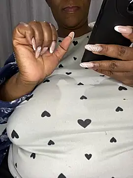 BoobsQueeen online show from 2, 6, 2026
