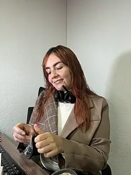 Vanessablazee online show from 8, 4, 2026