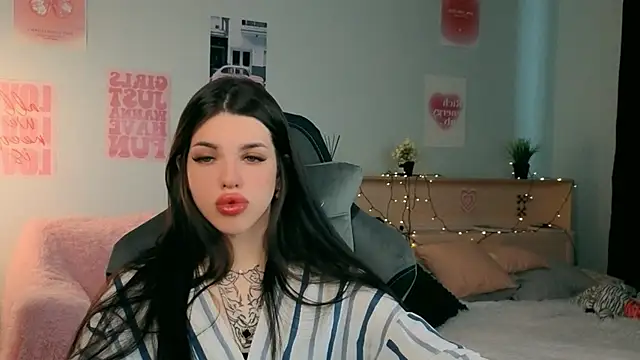 molly rettyy online show from 8, 5, 2026
