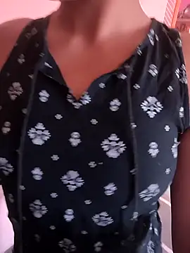 Curvy Sanaya online show from 5, 4, 2026