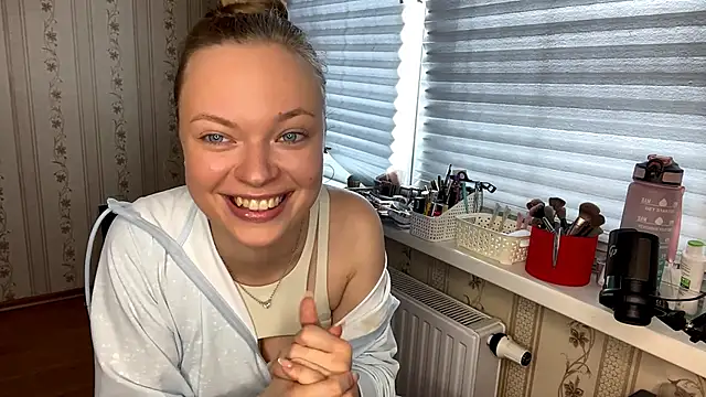 LolaZola online show from 1, 4, 2026