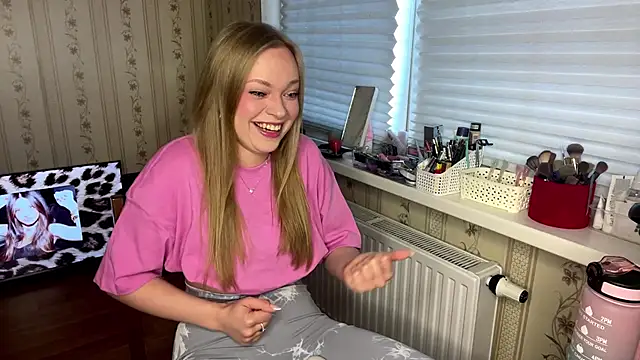 Snapshot of LolaZola chatting on 30, 3, 2026 LolaZola online show from 30, 3, 2026