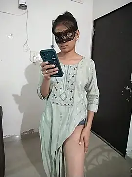 sexy couple liv online show from 5, 6, 2026