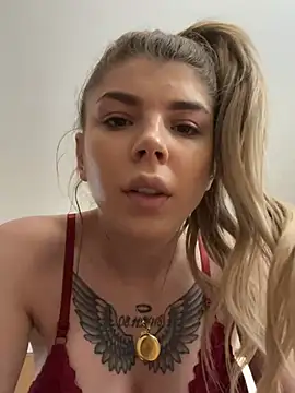 Snapshot of AishaDiamond chatting on 2, 4, 2026 AishaDiamond online show from 2, 4, 2026