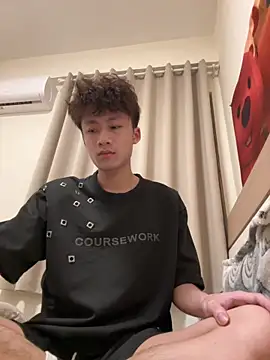 sexyboy-3525 online show from 5, 4, 2026