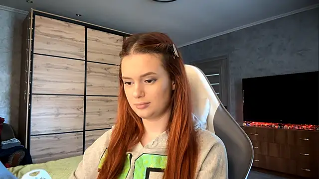 FoxyEmma online show from 14, 4, 2026