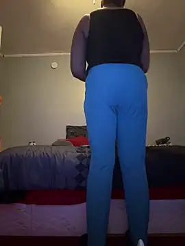 Sweetie8582 online show from 4, 4, 2026