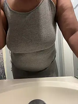 Sweetie8582 online show from 14, 4, 2026