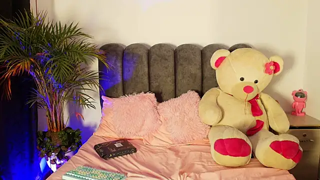 Mia Sweet v online show from 4, 4, 2026