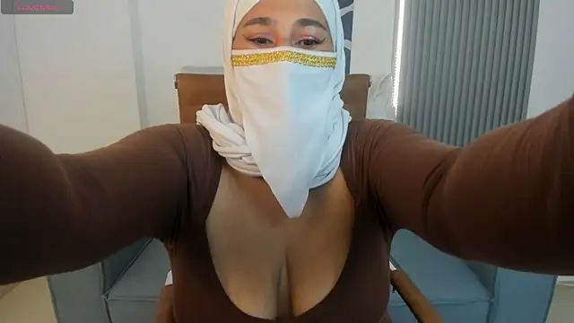 Thalia hala online show from 18, 4, 2026