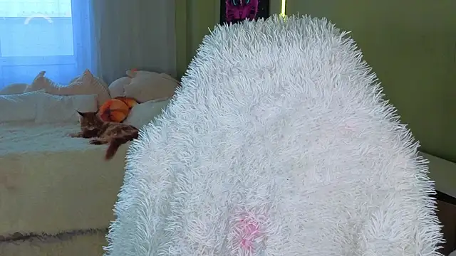 Regina Noire online show from 7, 4, 2026