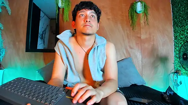 Snapshot of eros_fangs chatting on 31, 3, 2026 eros fangs online show from 31, 3, 2026