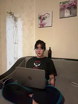 Snapshot of Z_Milll chatting on 7, 6, 2026 Z Milll online show from 7, 6, 2026