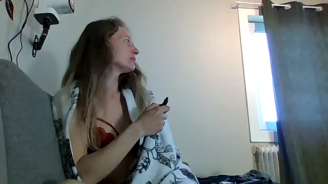 Snapshot of BlondeXtar chatting on 24, 4, 2026 BlondeXtar online show from 24, 4, 2026