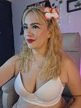 Snapshot of Carolina_2403 chatting on 7, 6, 2026 Carolina 2403 online show from 7, 6, 2026