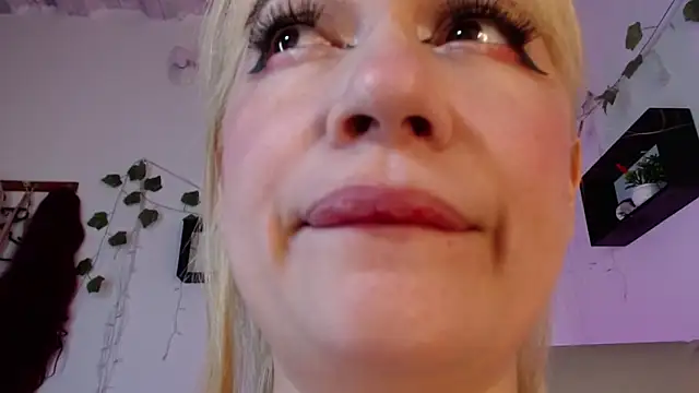 Snapshot of Carolina_2403 chatting on 23, 5, 2026 Carolina 2403 online show from 23, 5, 2026