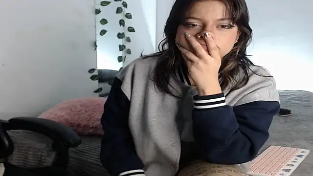 sahrah  online show from 6, 4, 2026