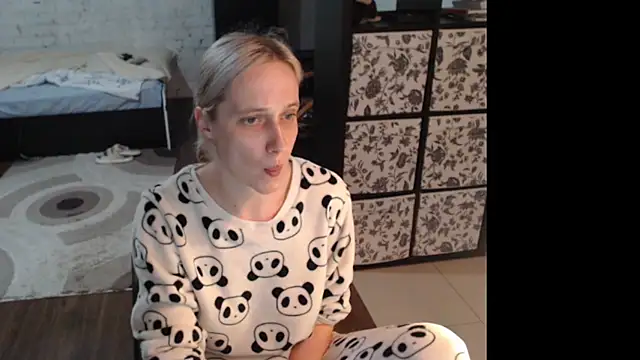 Snapshot of Sweet_hot_shrmp chatting on 4, 6, 2026 Sweet hot shrmp online show from 4, 6, 2026