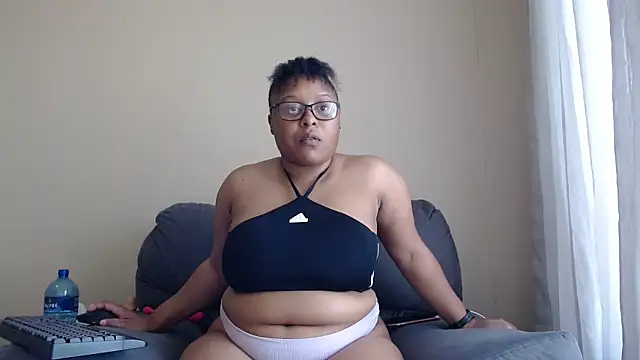 xxZoeyx online show from 13, 3, 2026