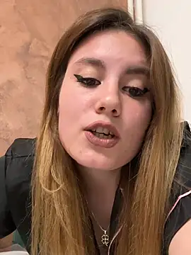 SilkObsession online show from 5, 4, 2026