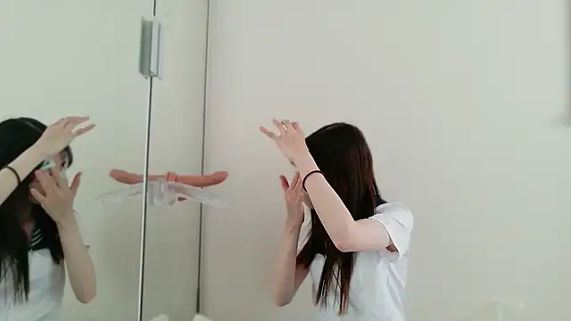 yuki2210 online show from 25, 5, 2026