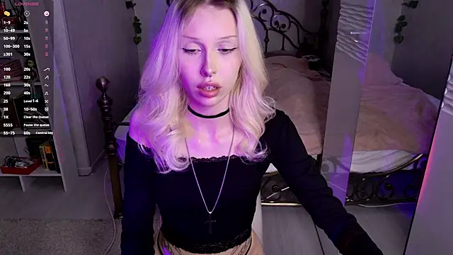 ghost girly online show from 14, 5, 2026