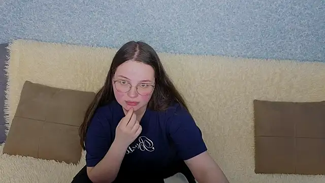 SofiDreamm online show from 17, 4, 2026