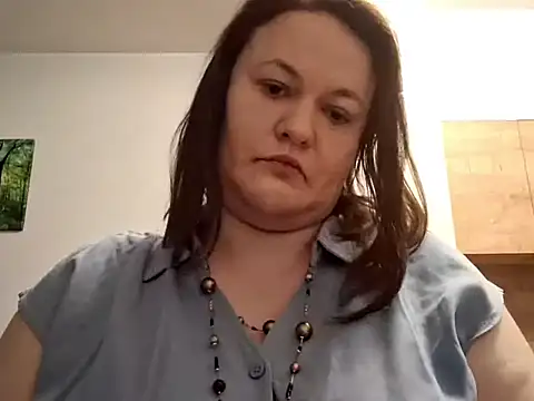 OpheliaMilf online show from 10, 4, 2026