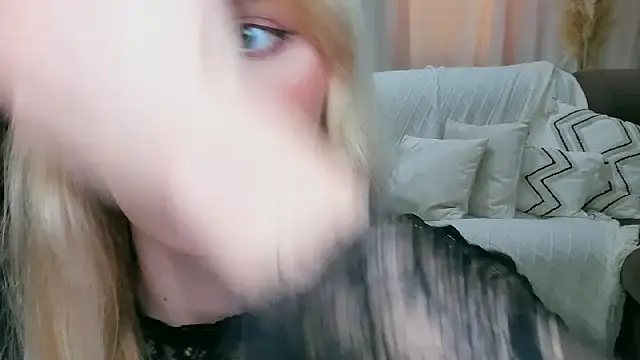 blonde  flirt online show from 9, 4, 2026