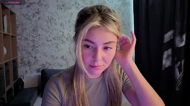 SandyKiss  online show from 1, 8, 2026