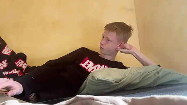 dreamy devi1 online show from 4, 4, 2026