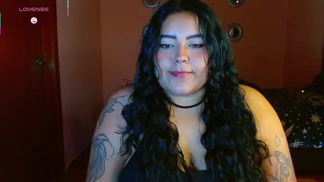 Snapshot of LunaAddittion chatting on 5, 4, 2026 LunaAddittion online show from 5, 4, 2026