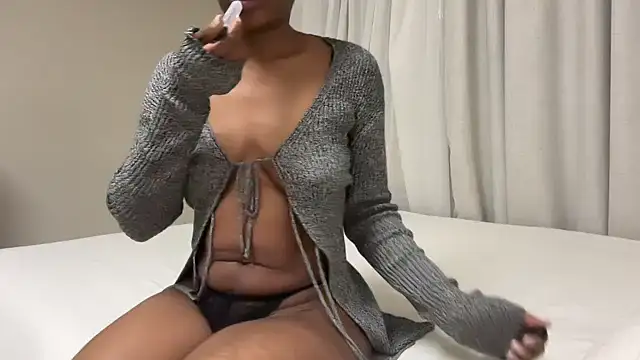 LunaJoHeat online show from 27, 4, 2026