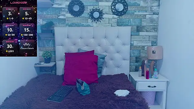 Skylernaomi online show from 8, 5, 2026
