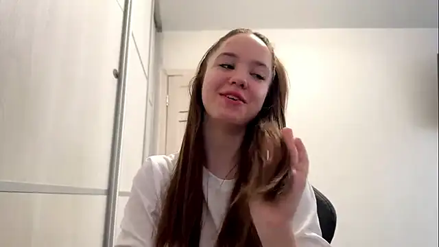 AriaGrand online show from 4, 4, 2026