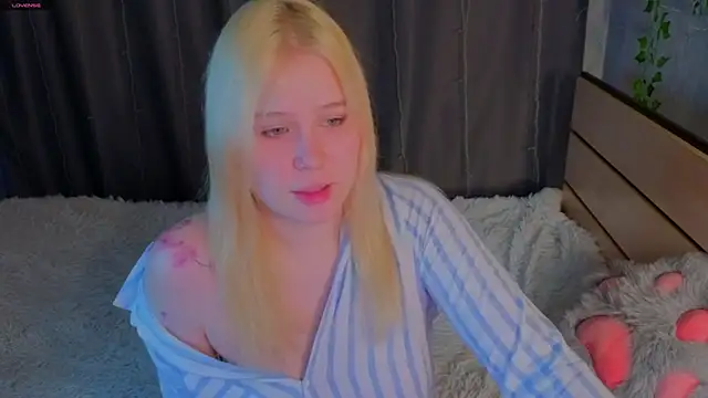 unburnedgirl online show from 7, 7, 2026