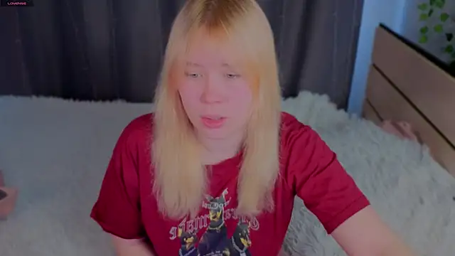 unburnedgirl online show from 23, 5, 2026