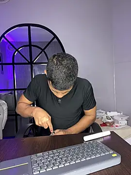 noahdark  online show from 17, 5, 2026