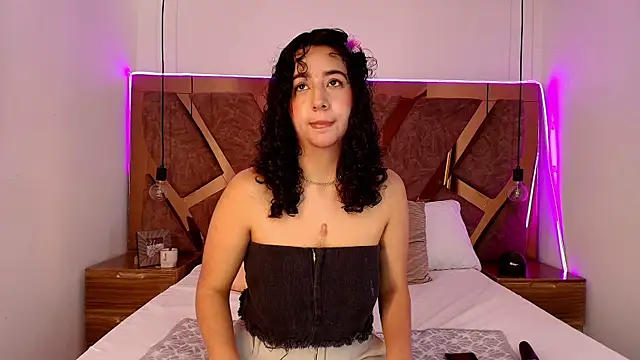bella swwan  online show from 17, 5, 2026