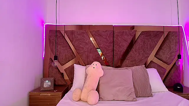 bella swwan  online show from 23, 5, 2026