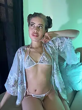 Isabella-collins  online show from 10, 5, 2026