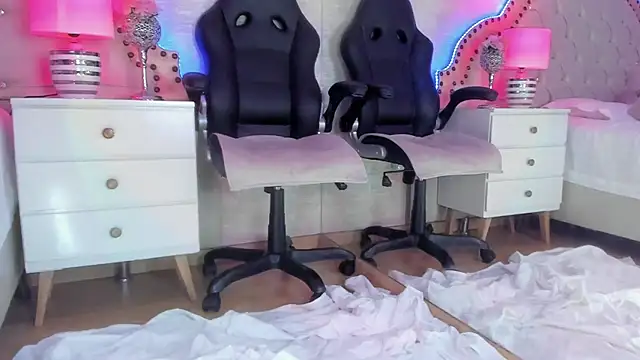 Adara Muller online show from 6, 5, 2026