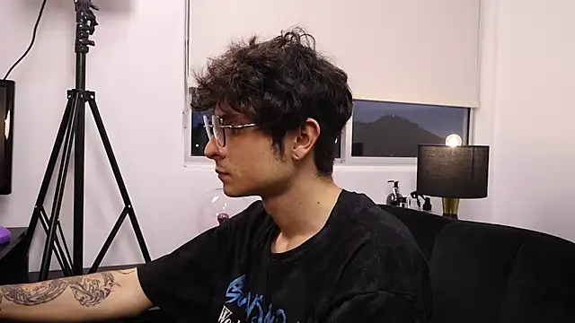 Tyler Blade online show from 6, 4, 2026