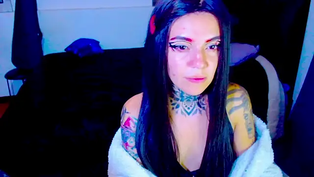 LannieGonzales online show from 17, 5, 2026