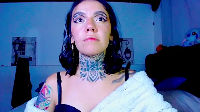 LannieGonzales online show from 15, 5, 2026