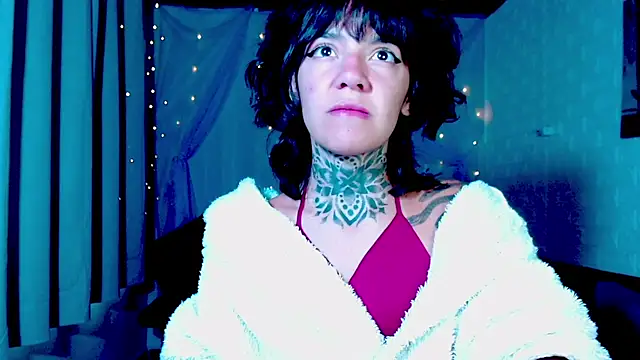 LannieGonzales online show from 6, 4, 2026